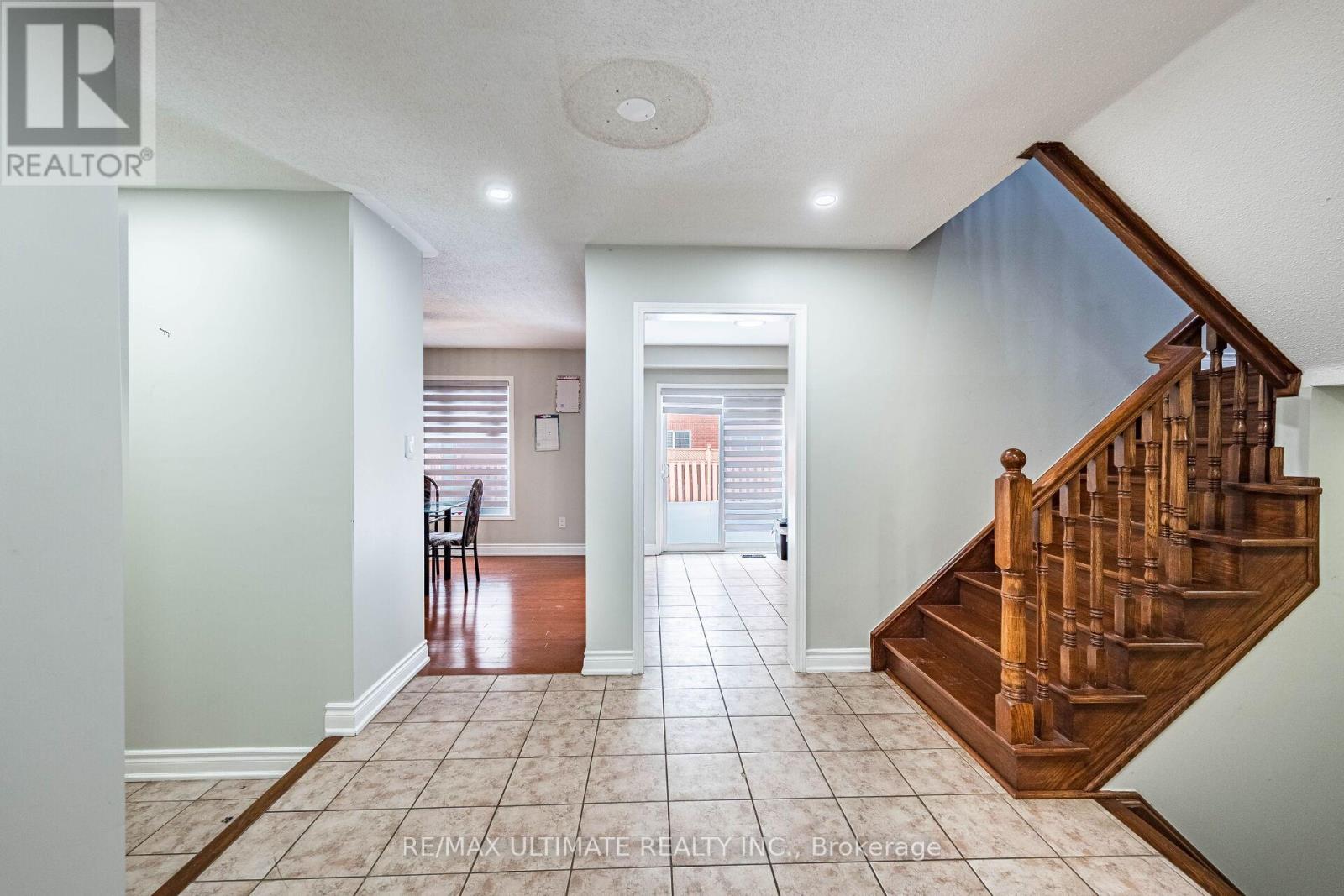 22 Beresford Crescent, Brampton, Ontario  L6P 2M2 - Photo 9 - W13141016