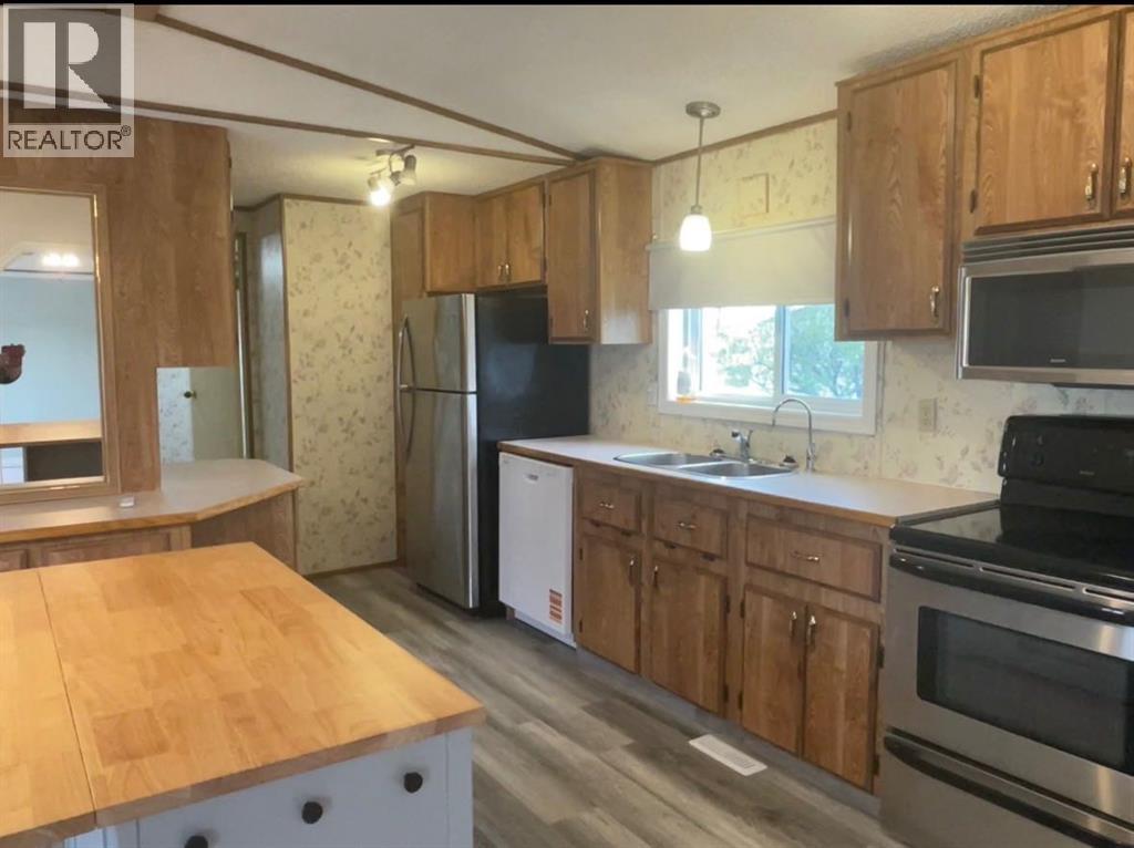 12 Westover Crescent, Claresholm, Alberta  T0L 0T0 - Photo 6 - A2311036
