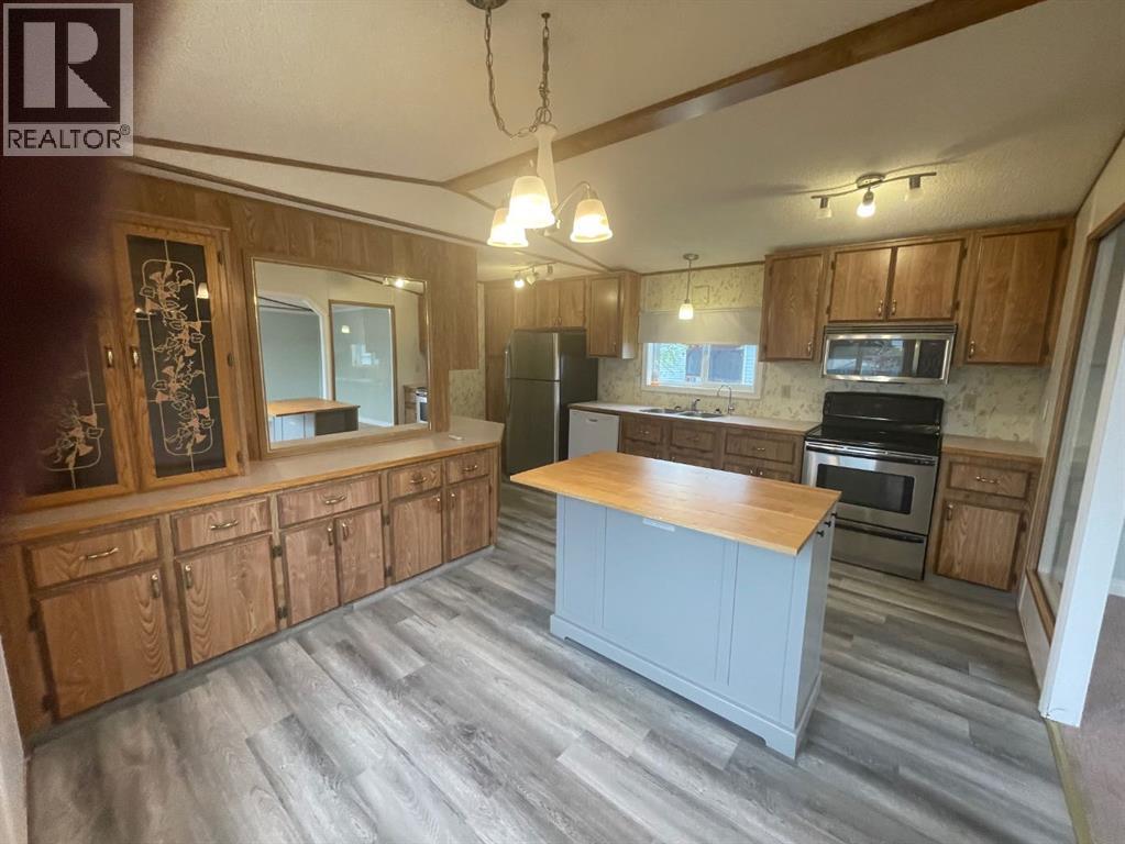 12 Westover Crescent, Claresholm, Alberta  T0L 0T0 - Photo 2 - A2311036
