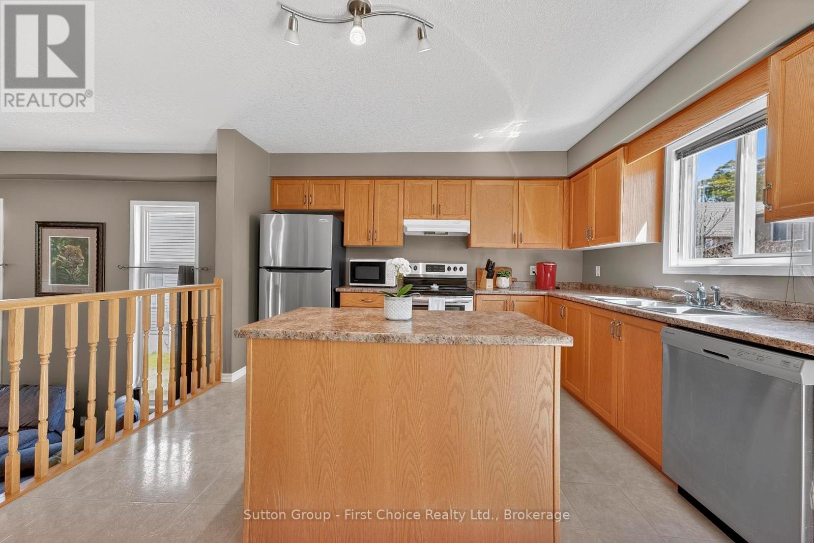 670 Reid Crescent, North Perth, Ontario  N4W 0A1 - Photo 12 - X12998724