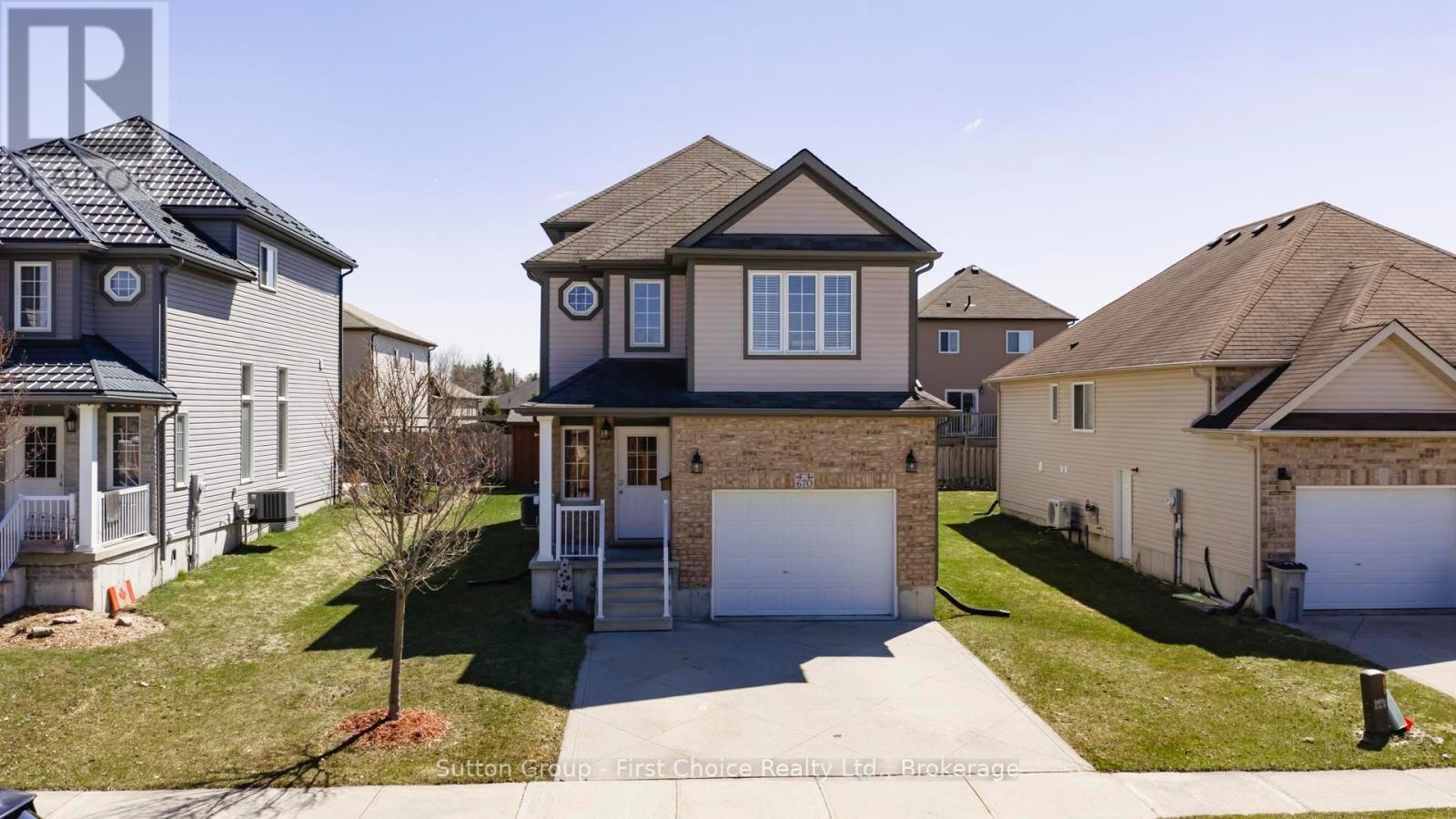 670 Reid Crescent, North Perth, Ontario  N4W 0A1 - Photo 2 - X12998724