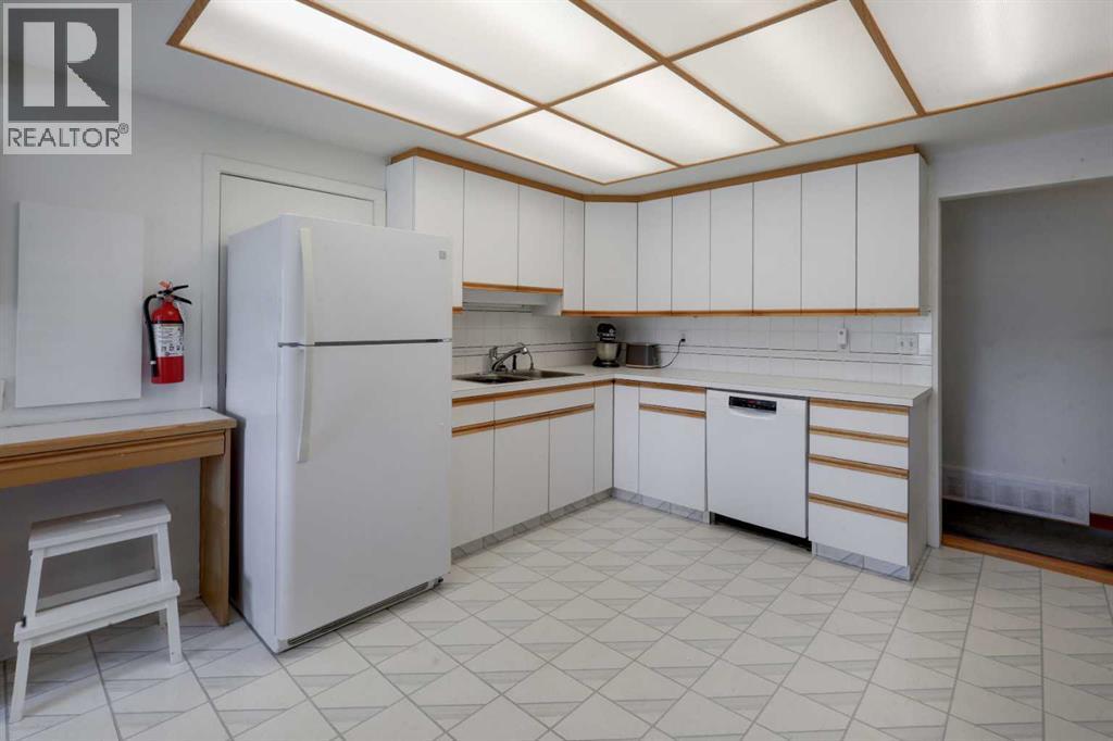 3419 Morley Trail NW, Calgary, Alberta  T2M 4H3 - Photo 9 - A2310942