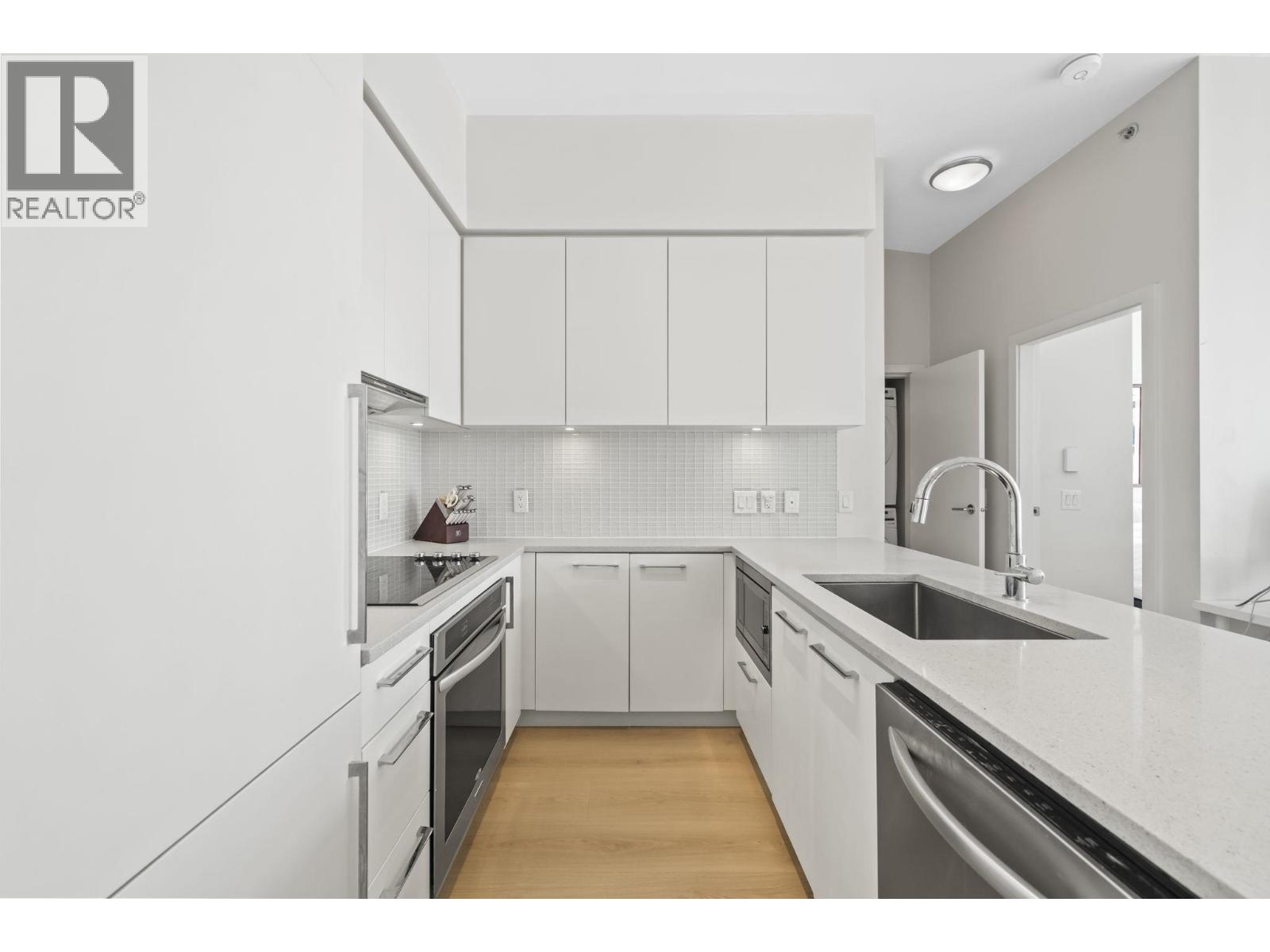 601 668 Columbia Street, New Westminster, British Columbia  V3M 1A9 - Photo 3 - R3113298