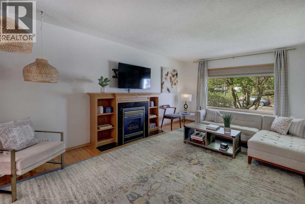 3419 Morley Trail NW, Calgary, Alberta  T2M 4H3 - Photo 3 - A2310942