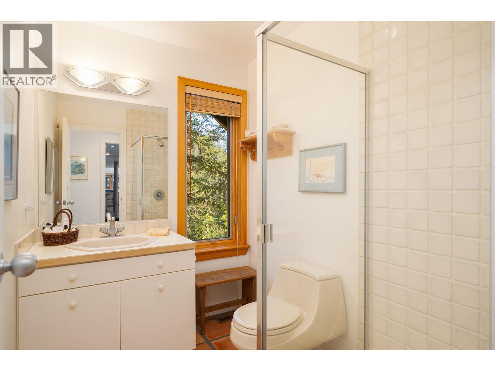 520 Smugglers Cove Road, Bowen Island, British Columbia  V0N 1G1 - Photo 17 - R3119397