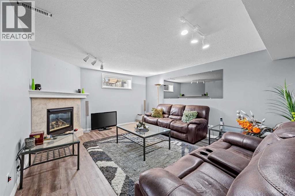 187 West Lakeview Circle, Chestermere, Alberta  T1X 1H7 - Photo 30 - A2308914