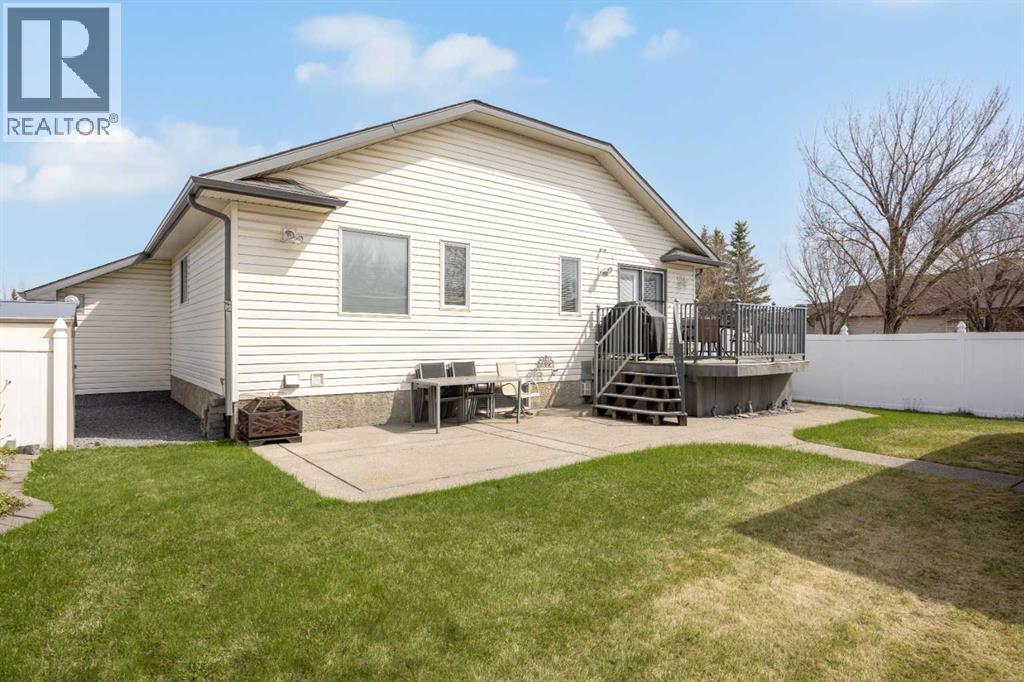 187 West Lakeview Circle, Chestermere, Alberta  T1X 1H7 - Photo 13 - A2308914