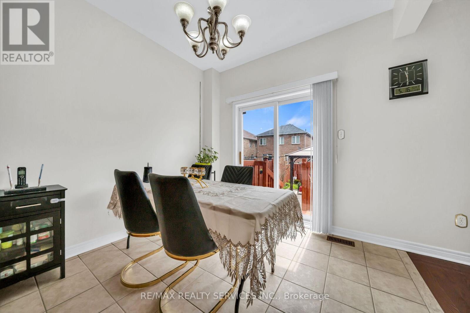 82 Footbridge Crescent, Brampton, Ontario  L6R 0T8 - Photo 13 - W13141046