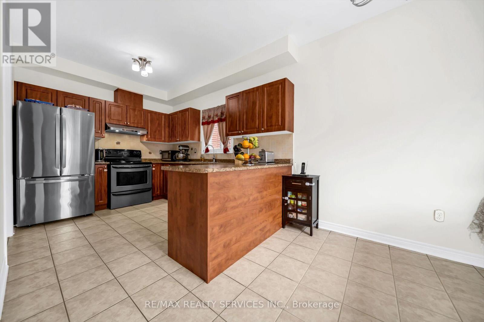 82 Footbridge Crescent, Brampton, Ontario  L6R 0T8 - Photo 17 - W13141046