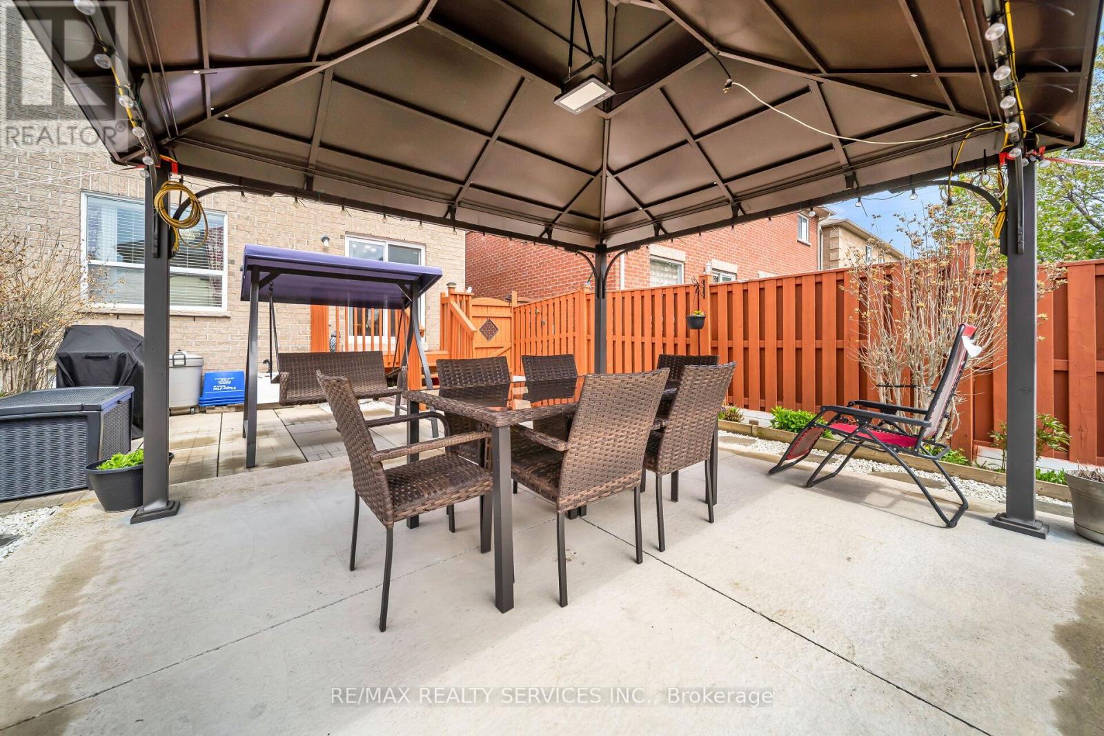 82 Footbridge Crescent, Brampton, Ontario  L6R 0T8 - Photo 37 - W13141046