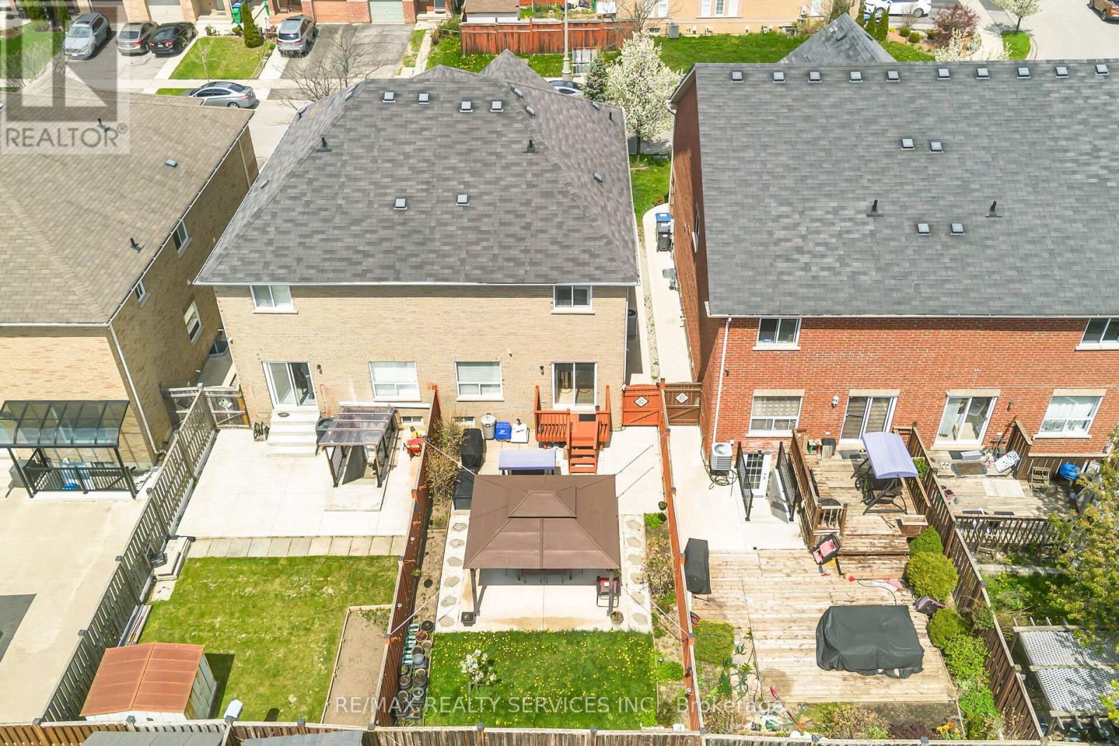 82 Footbridge Crescent, Brampton, Ontario  L6R 0T8 - Photo 39 - W13141046