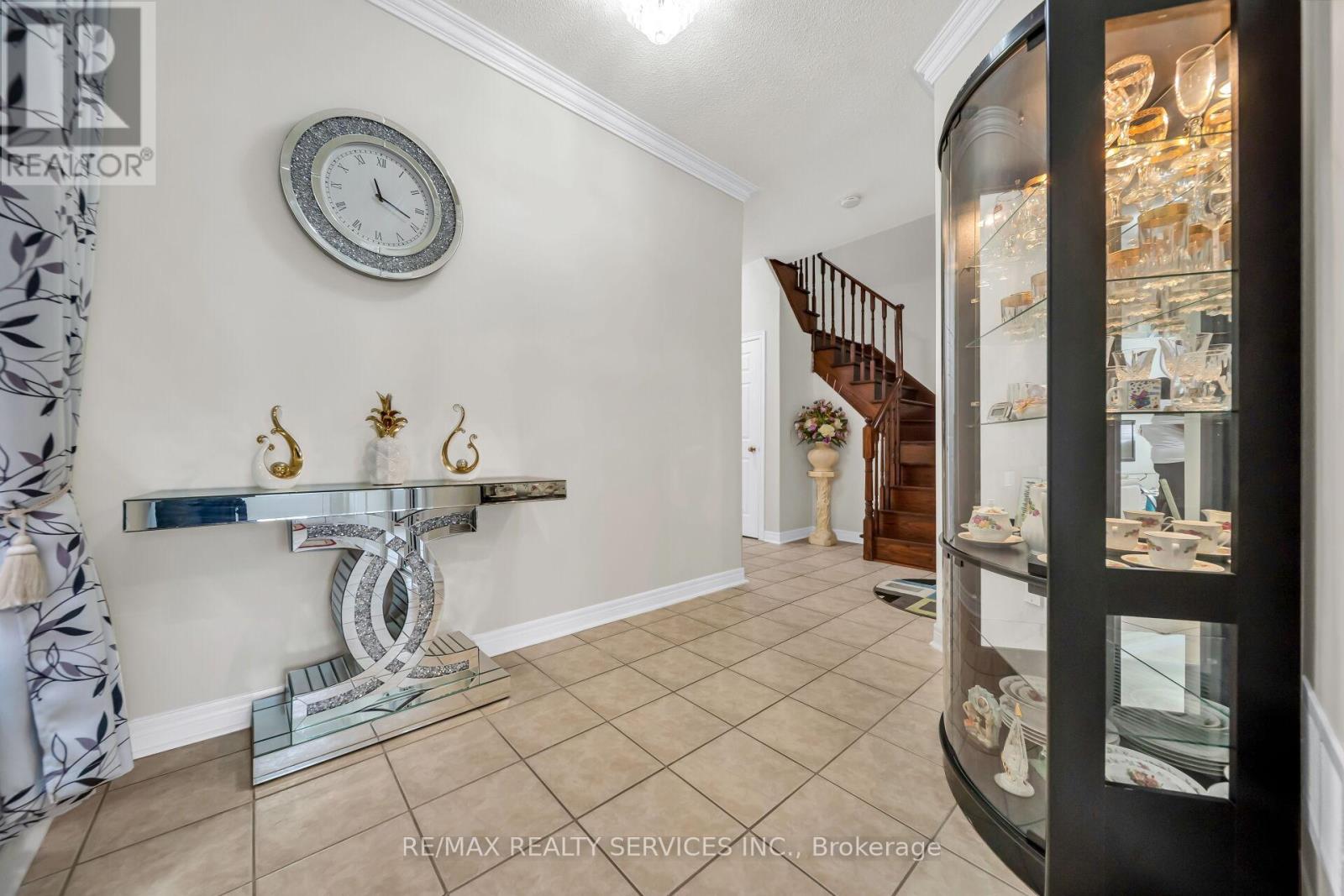 82 Footbridge Crescent, Brampton, Ontario  L6R 0T8 - Photo 7 - W13141046
