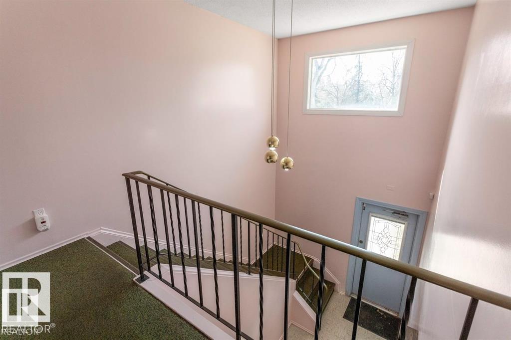 8924 85 Av Nw, Edmonton, Alberta  T6C 1H1 - Photo 3 - E4488469