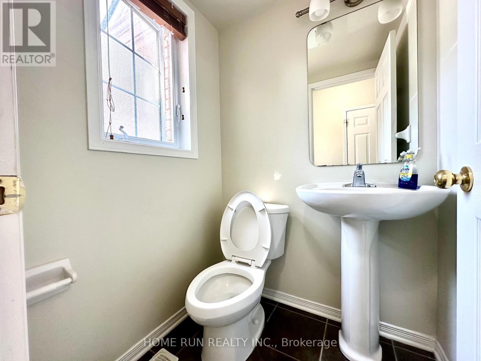 135 Kinross Private, Ottawa, Ontario  K2K 3P9 - Photo 3 - X13141072