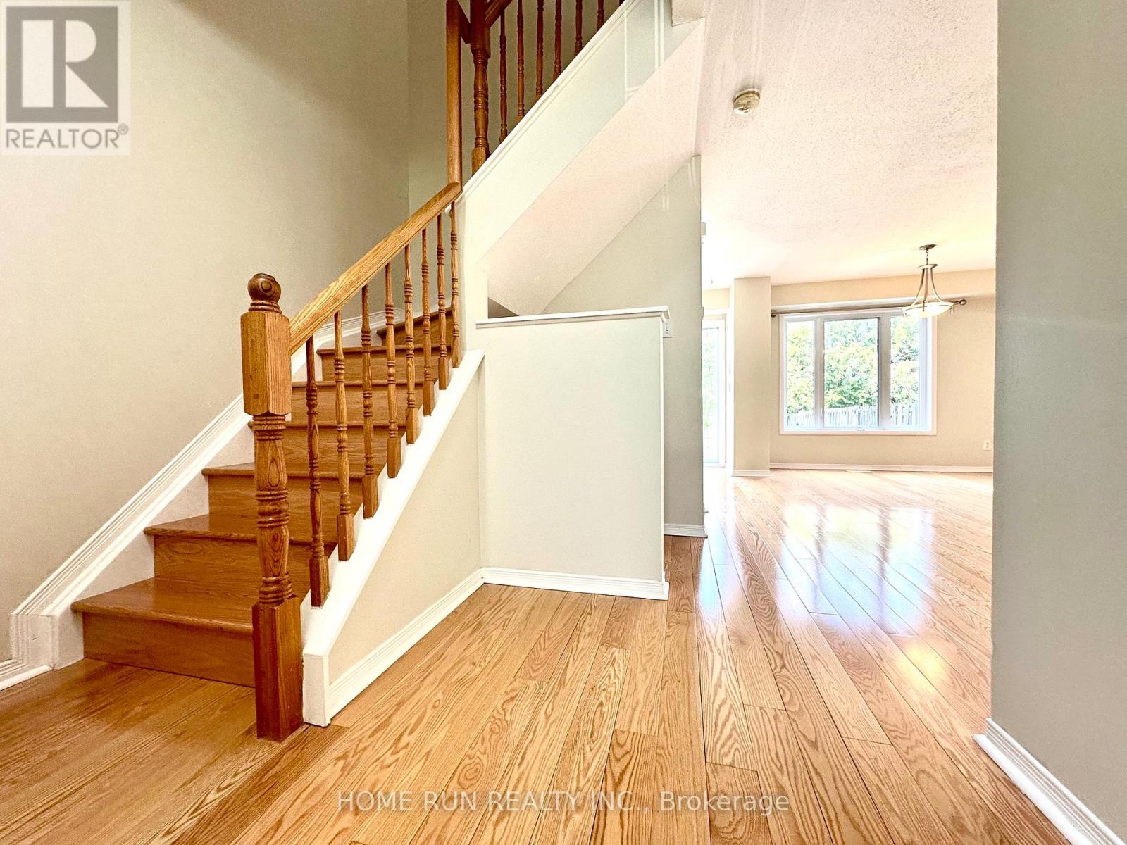 135 Kinross Private, Ottawa, Ontario  K2K 3P9 - Photo 4 - X13141072