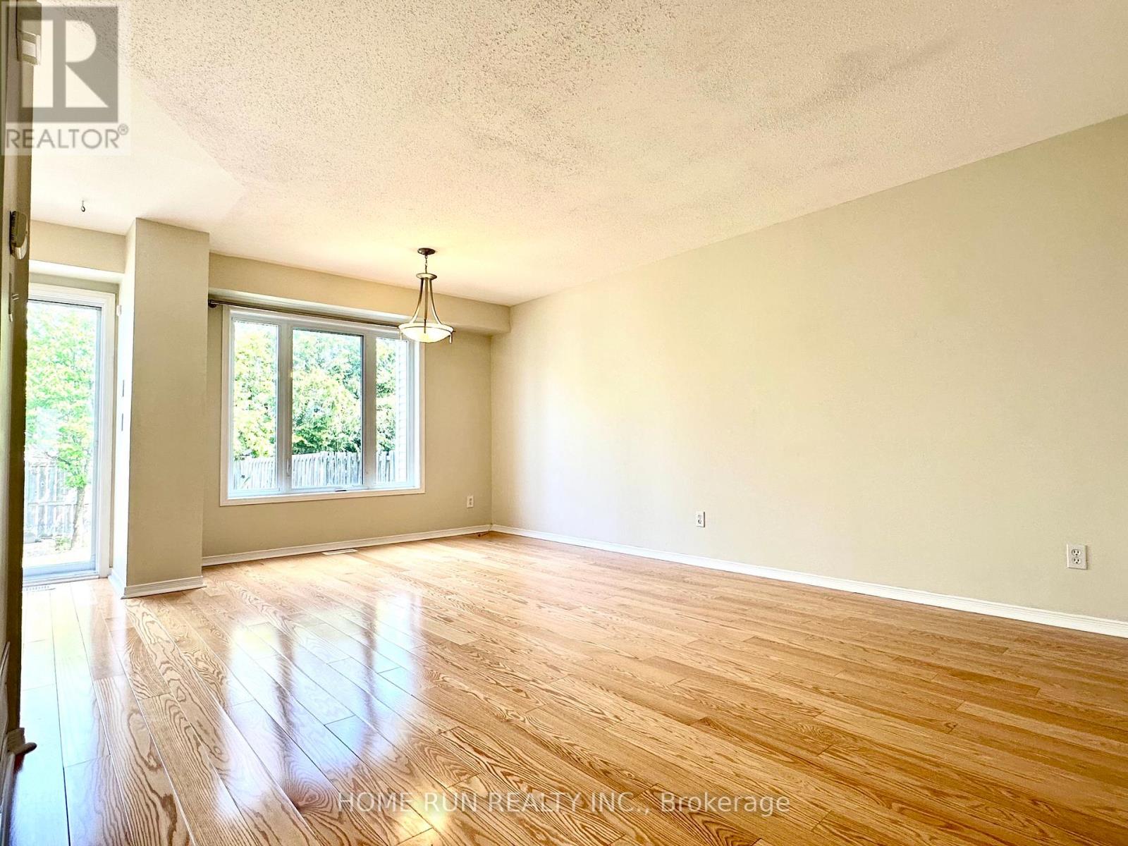 135 Kinross Private, Ottawa, Ontario  K2K 3P9 - Photo 6 - X13141072