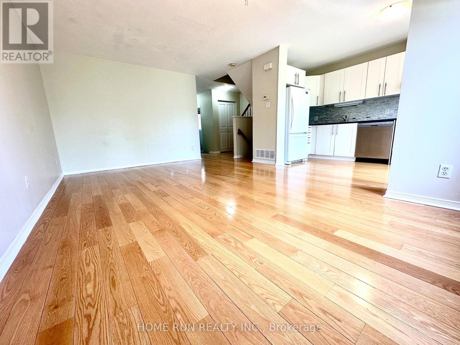 135 Kinross Private, Ottawa, Ontario  K2K 3P9 - Photo 7 - X13141072