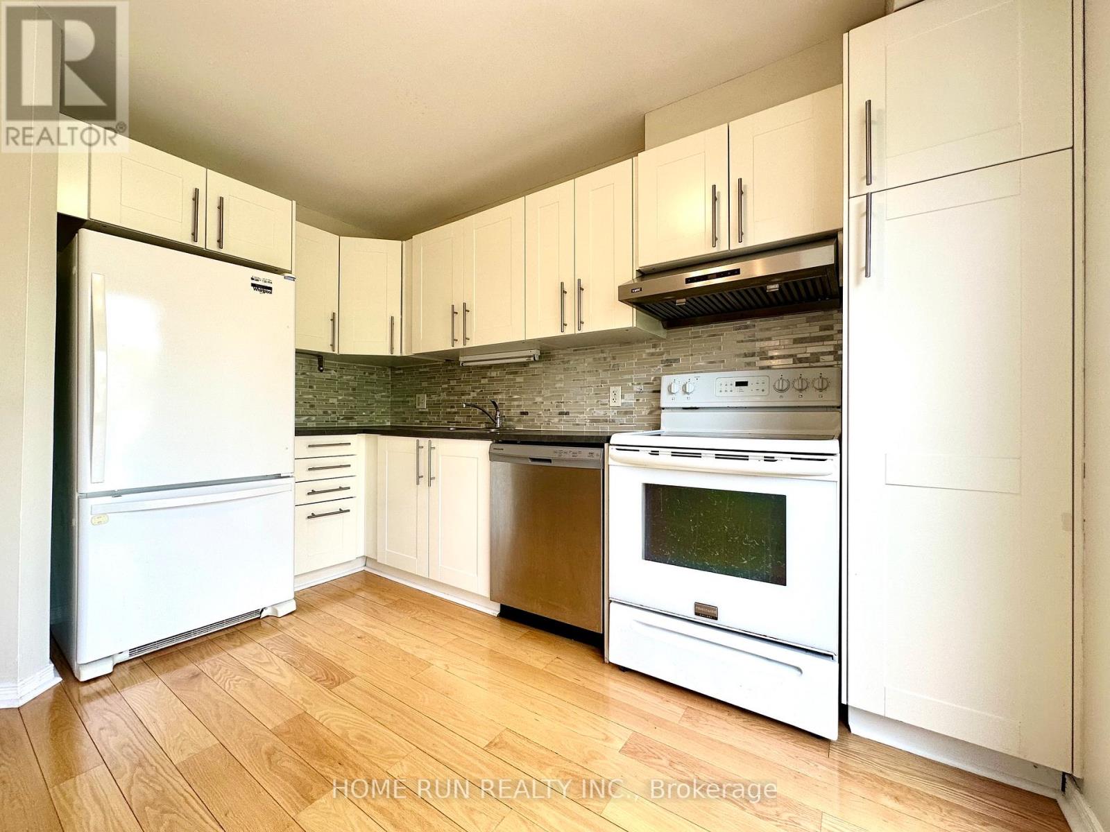135 Kinross Private, Ottawa, Ontario  K2K 3P9 - Photo 9 - X13141072