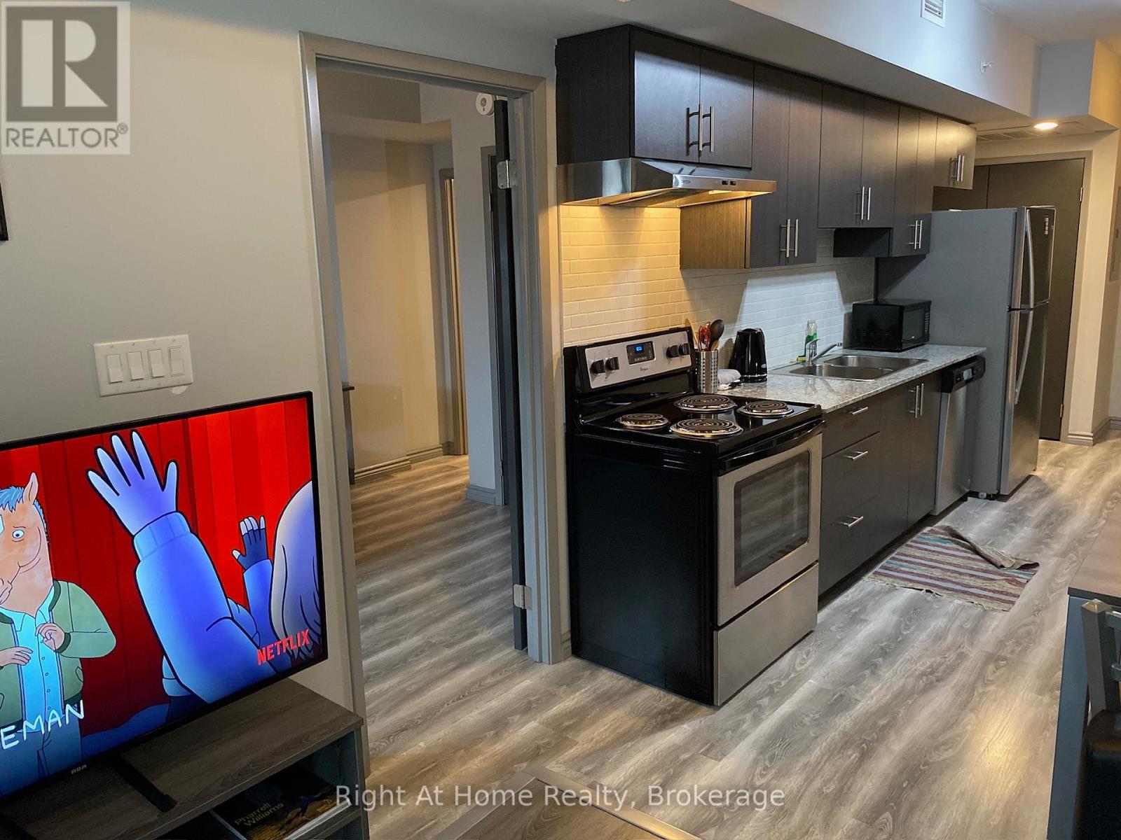 G310 - 275 Larch Street, Waterloo, Ontario  N2L 0J4 - Photo 11 - X13141070