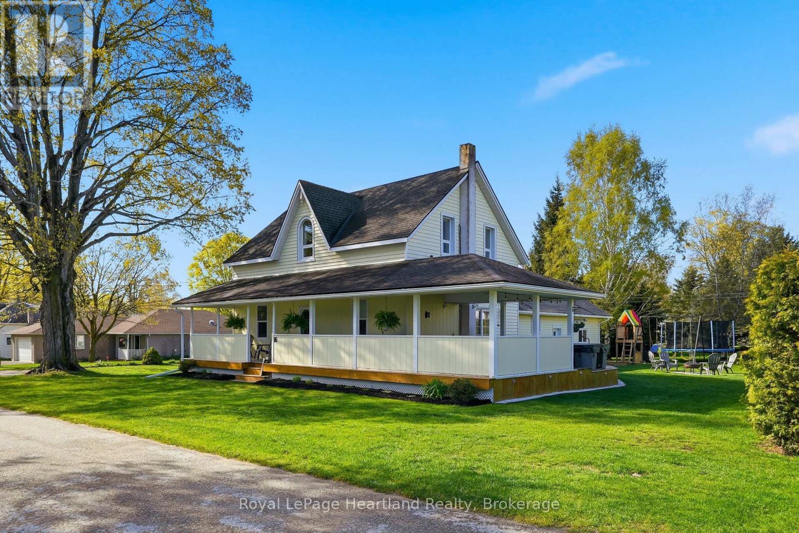 16 King Street, Huron East, Ontario  N0G 1H0 - Photo 2 - X13141060