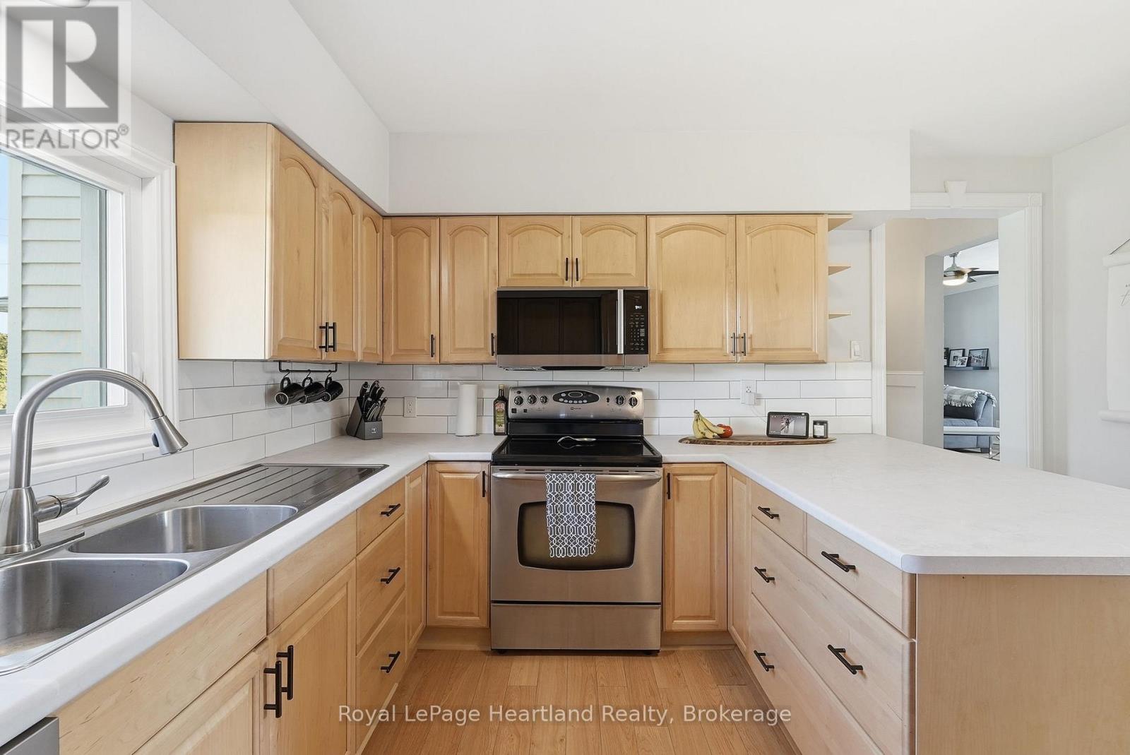 16 King Street, Huron East, Ontario  N0G 1H0 - Photo 20 - X13141060