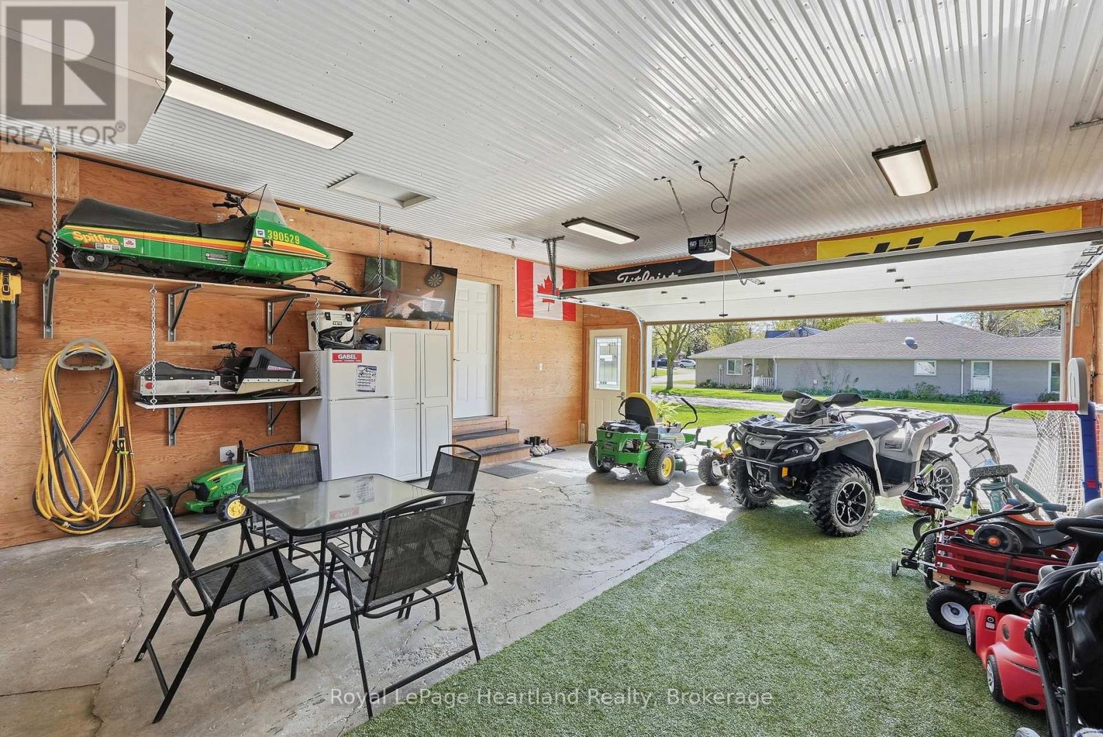 16 King Street, Huron East, Ontario  N0G 1H0 - Photo 39 - X13141060