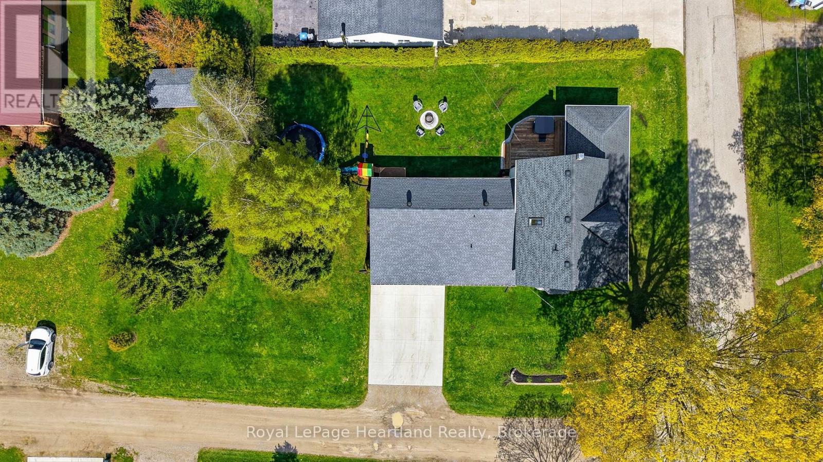 16 King Street, Huron East, Ontario  N0G 1H0 - Photo 4 - X13141060