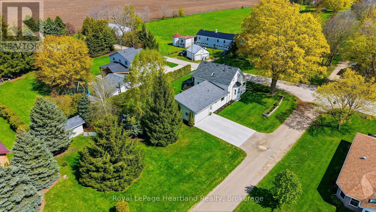 16 King Street, Huron East, Ontario  N0G 1H0 - Photo 5 - X13141060