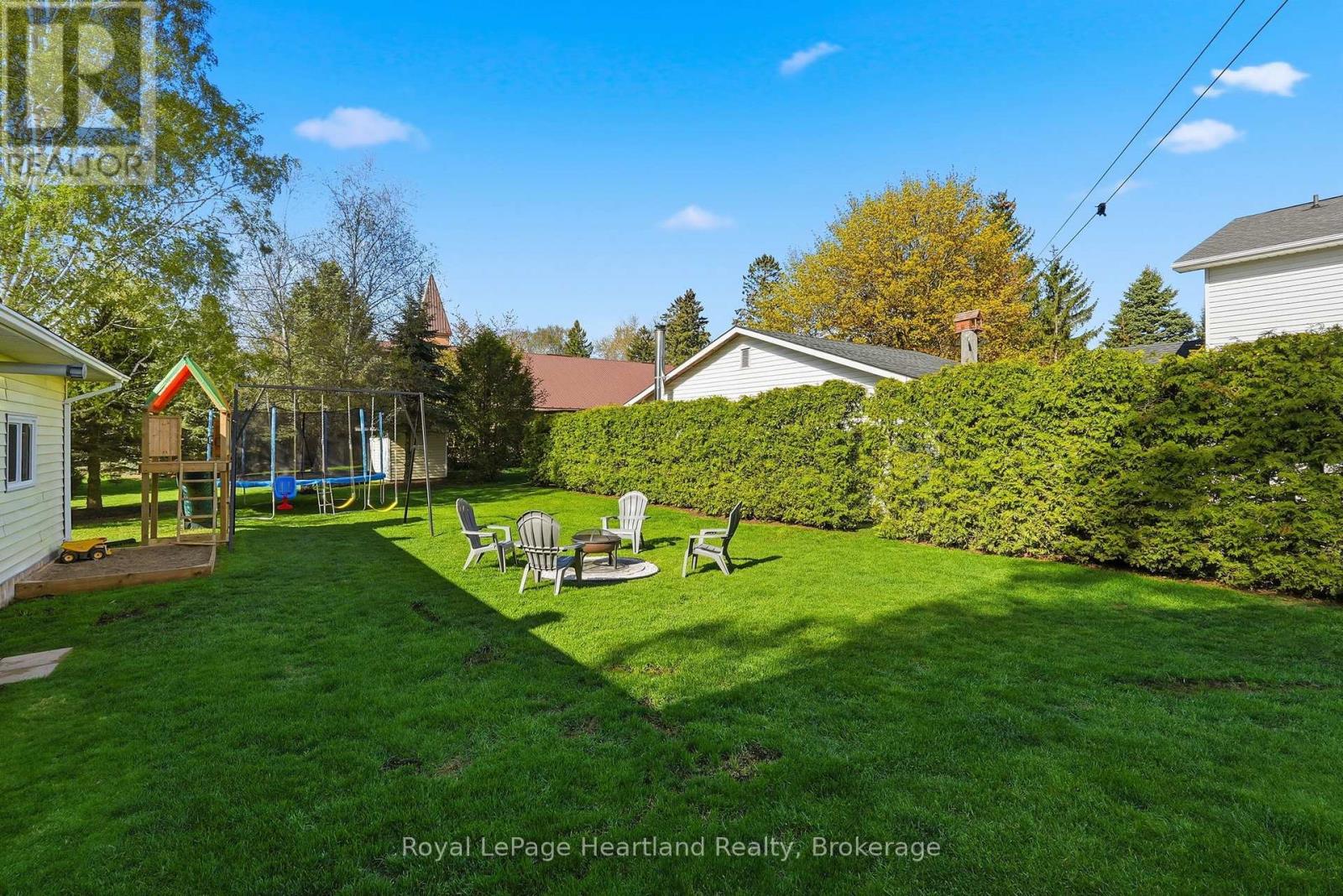16 King Street, Huron East, Ontario  N0G 1H0 - Photo 8 - X13141060