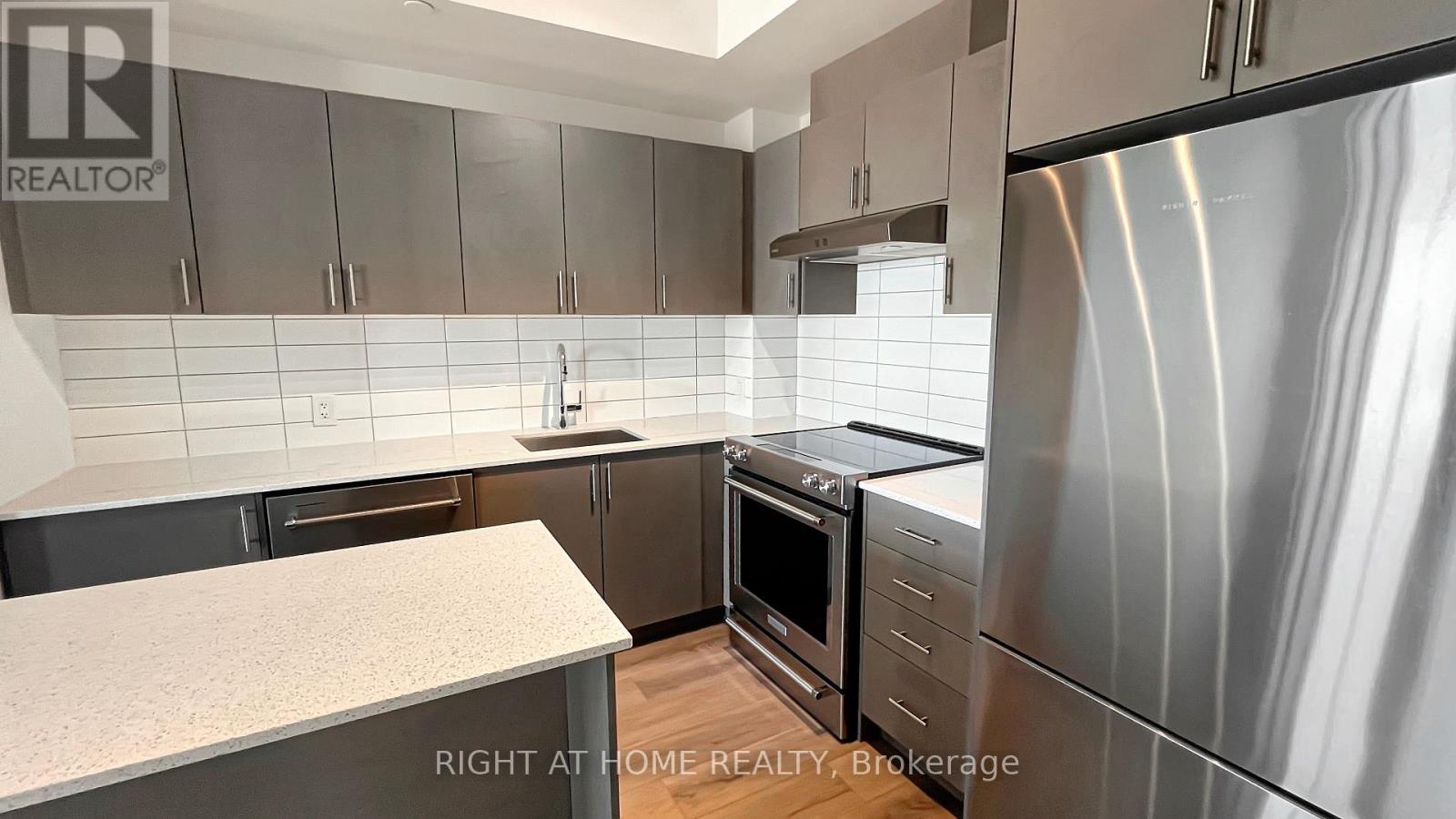 2219 - 9000 Jane Street, Vaughan, Ontario  L4K 0M6 - Photo 6 - N13141056