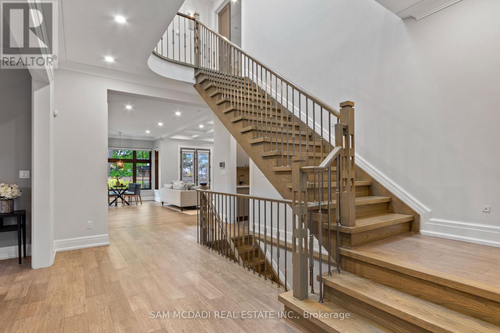 1134 Welwyn Drive, Mississauga, Ontario  L5J 3J3 - Photo 3 - W13141066