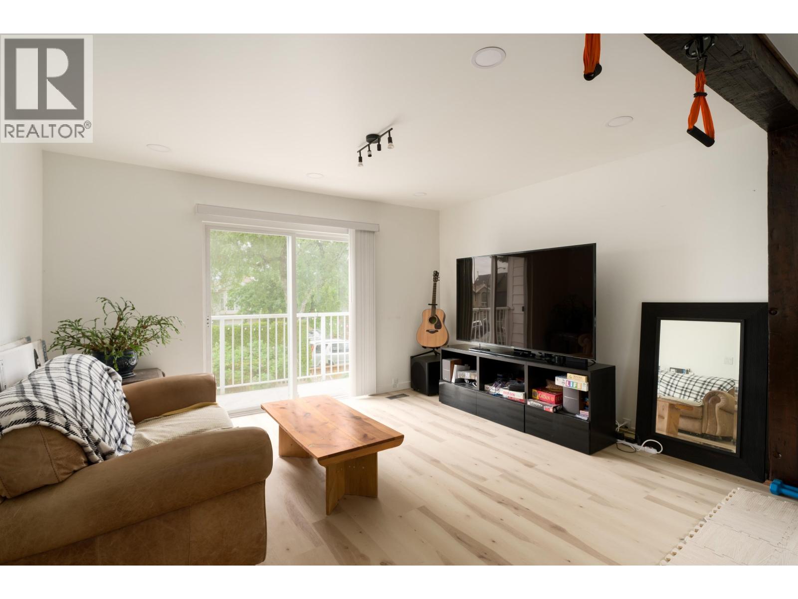 2066 E 23rd Avenue, Vancouver, British Columbia  V5N 2V1 - Photo 5 - R3124077