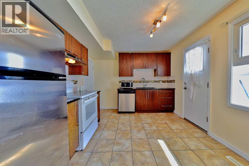 525 32 Avenue NE, Calgary, Alberta  T2E 2H3 - Photo 12 - A2293544