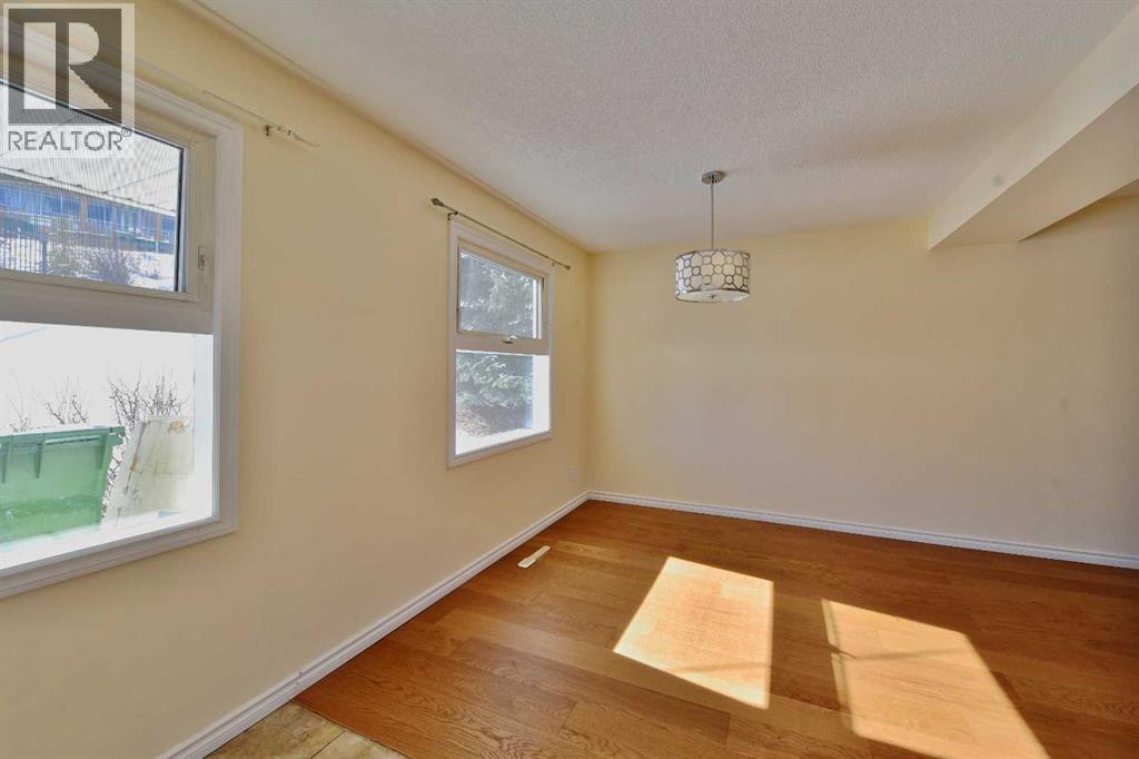 525 32 Avenue NE, Calgary, Alberta  T2E 2H3 - Photo 9 - A2293544