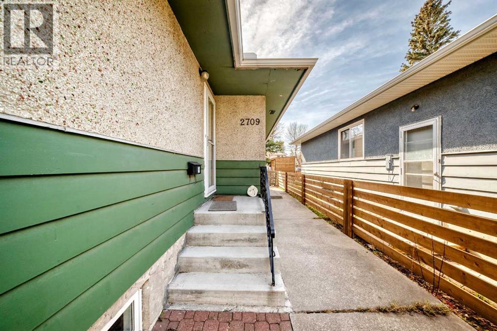 2709 16a Street NW, Calgary, Alberta  T2M 3R7 - Photo 3 - A2305953