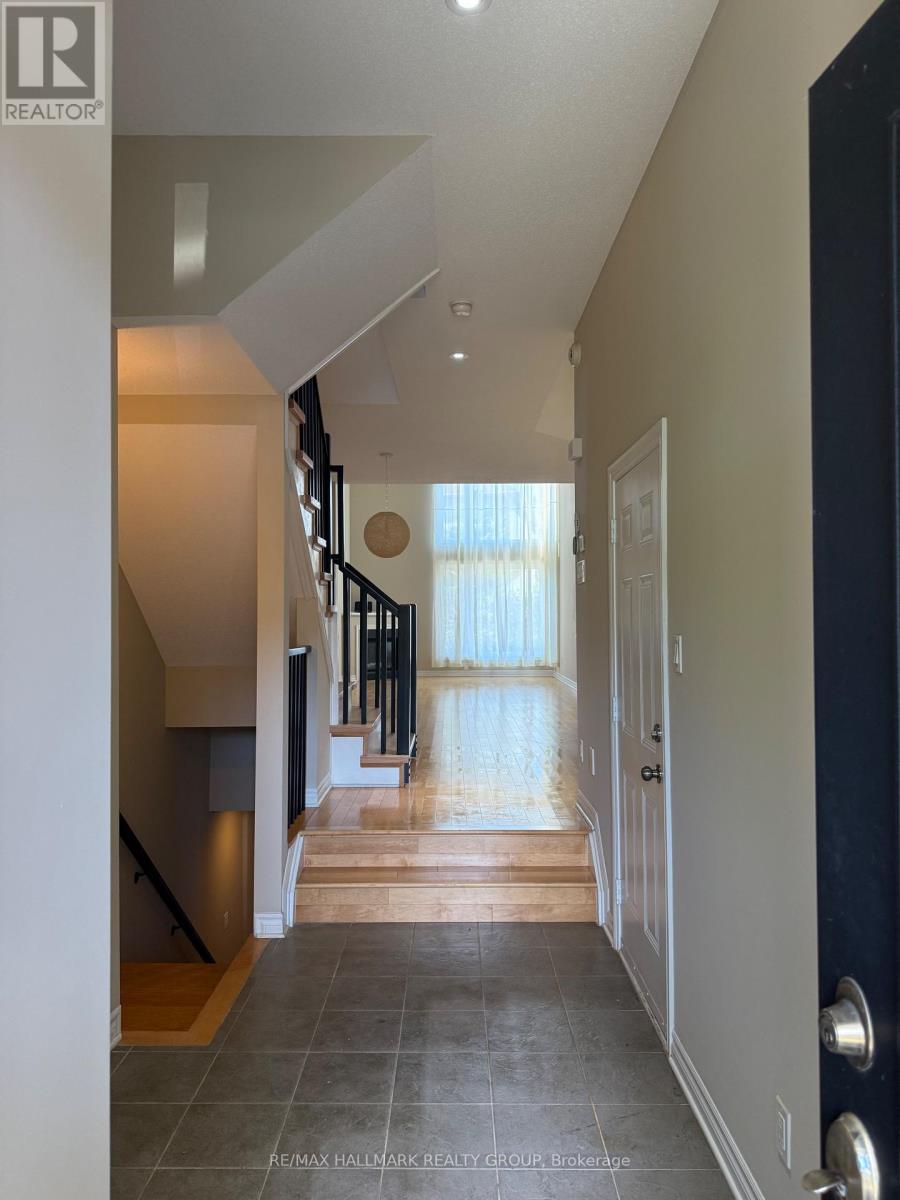 1158 Tischart Crescent, Ottawa, Ontario  K2T 0G4 - Photo 3 - X13140864