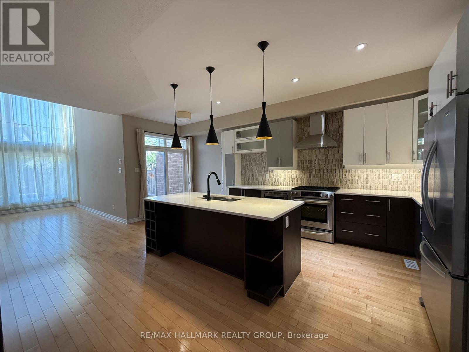 1158 Tischart Crescent, Ottawa, Ontario  K2T 0G4 - Photo 5 - X13140864