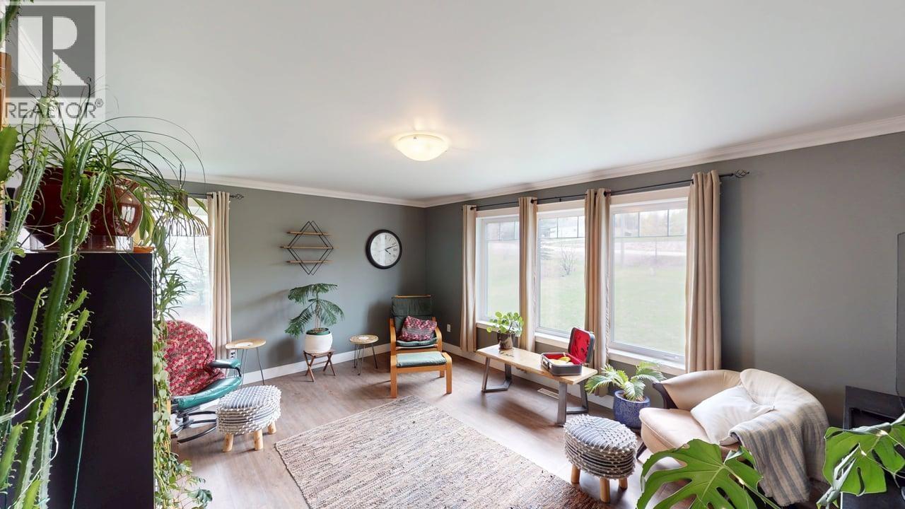 13043 Hunters Lane, Charlie Lake, British Columbia  V0C 1H0 - Photo 4 - R3123676