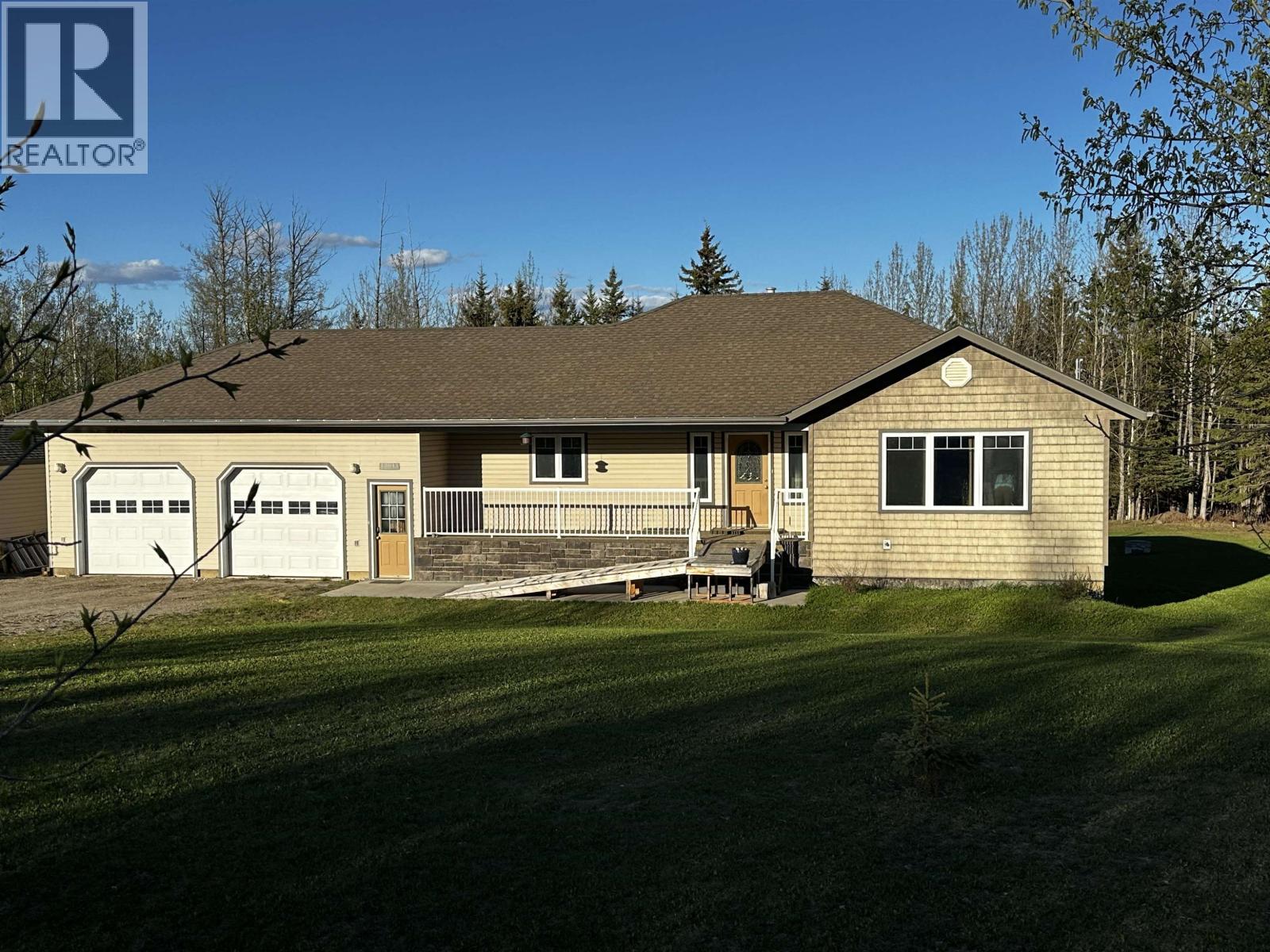 13043 Hunters Lane, Charlie Lake, British Columbia  V0C 1H0 - Photo 1 - R3123676