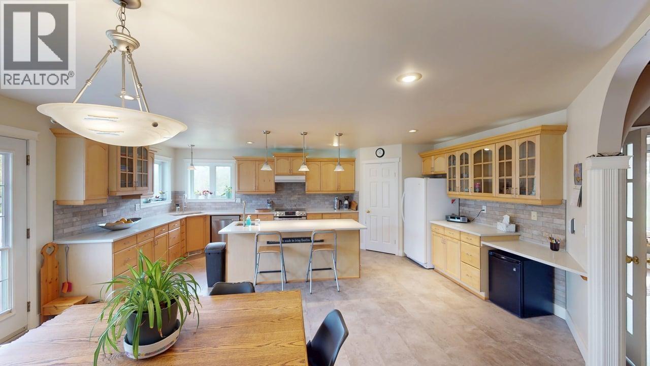 13043 Hunters Lane, Charlie Lake, British Columbia  V0C 1H0 - Photo 12 - R3123676