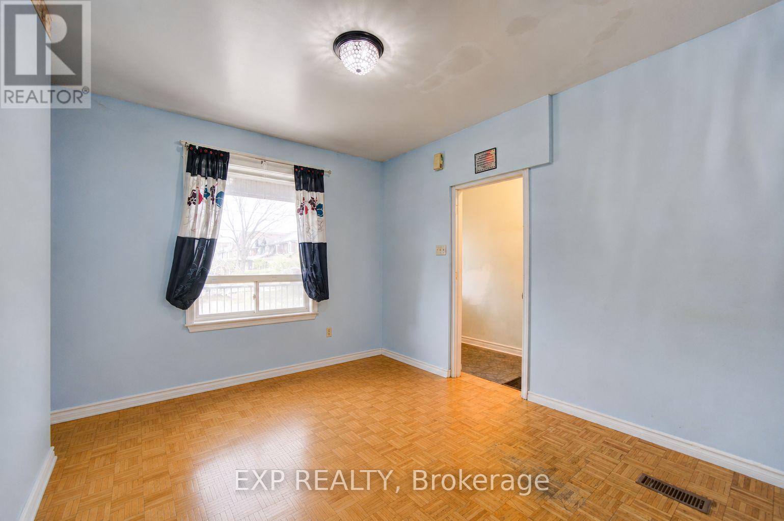 170 Wallace Avenue, Toronto, Ontario  M6H 1V2 - Photo 7 - W13129294