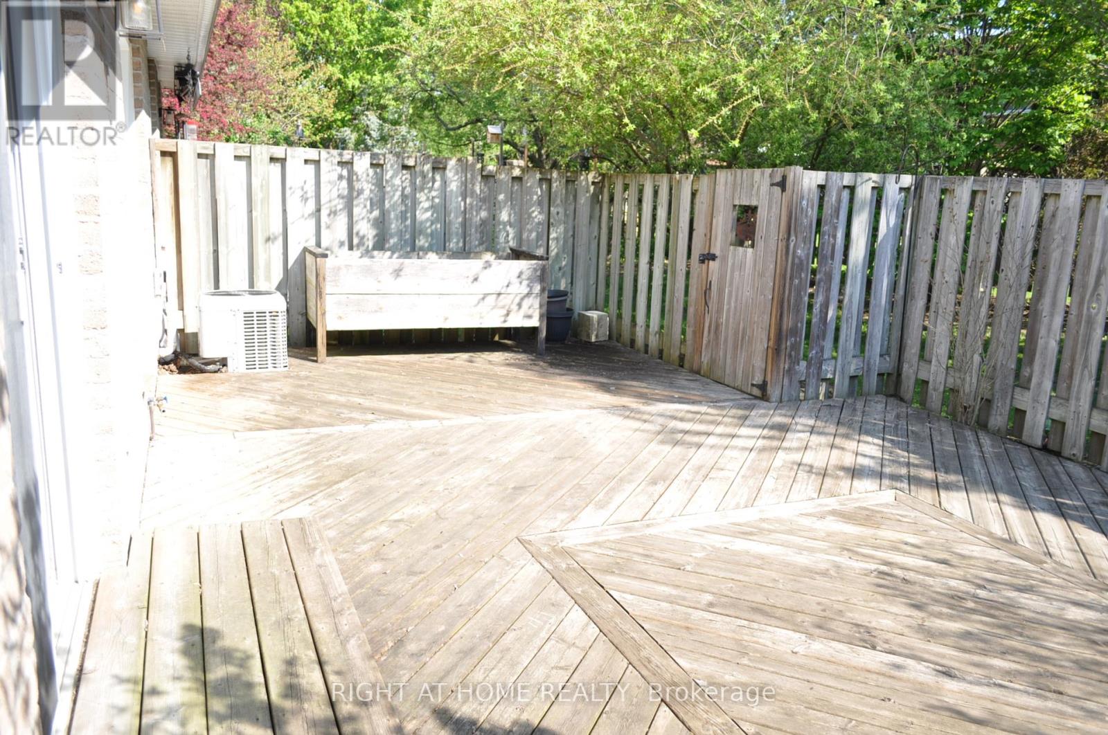3 - 104 Woodlawn Road E, Guelph, Ontario  N1E 1B7 - Photo 32 - X13033820