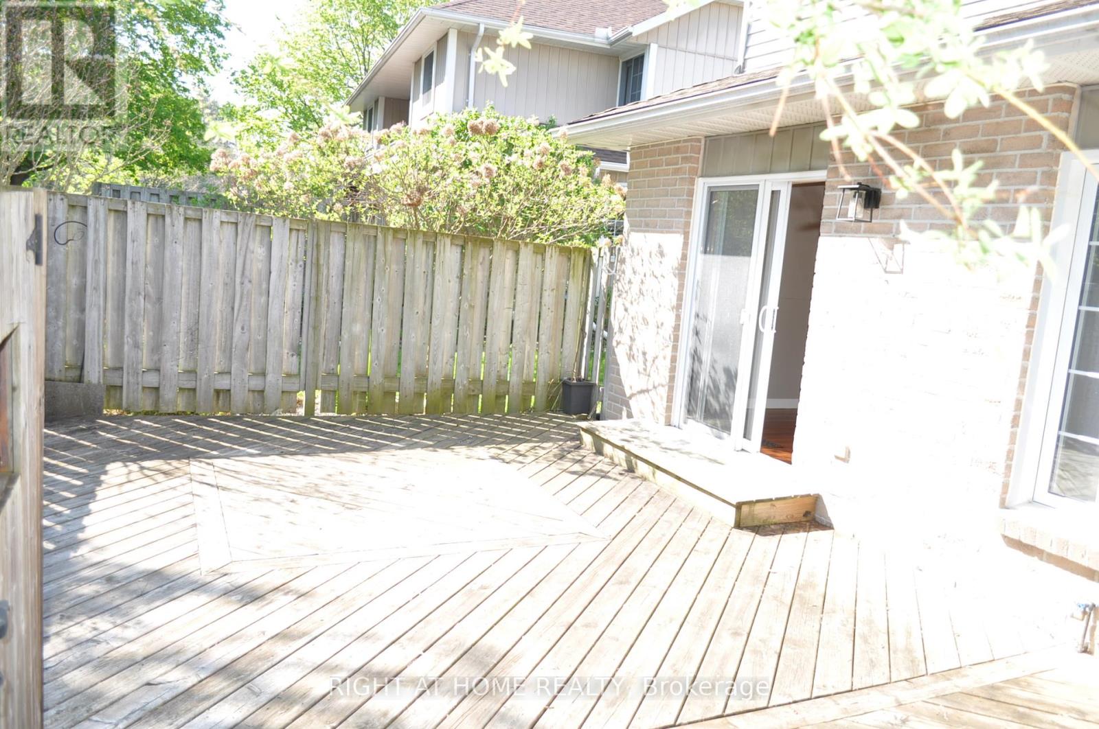 3 - 104 Woodlawn Road E, Guelph, Ontario  N1E 1B7 - Photo 34 - X13033820