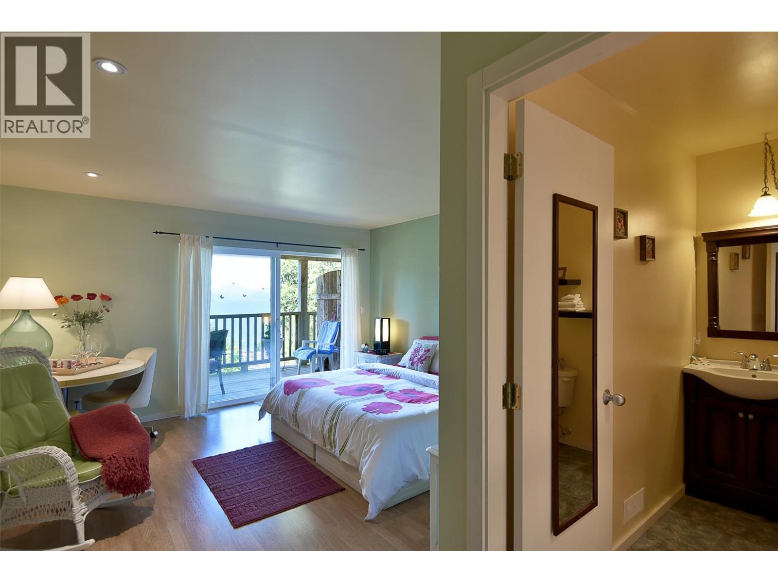 5870 Skookumchuk Road, Sechelt, British Columbia  V7Z 0P3 - Photo 23 - R3124632