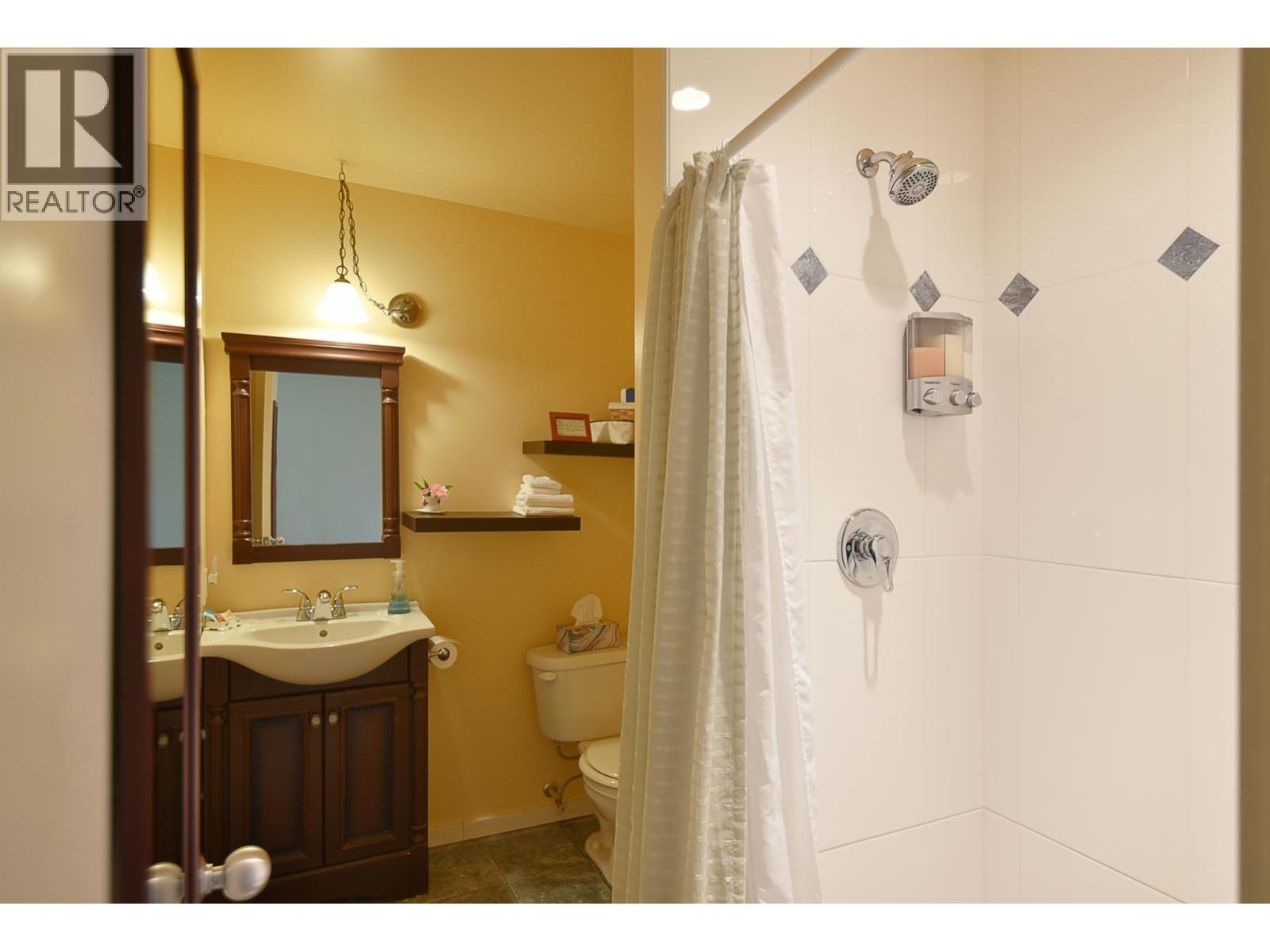 5870 Skookumchuk Road, Sechelt, British Columbia  V7Z 0P3 - Photo 24 - R3124632