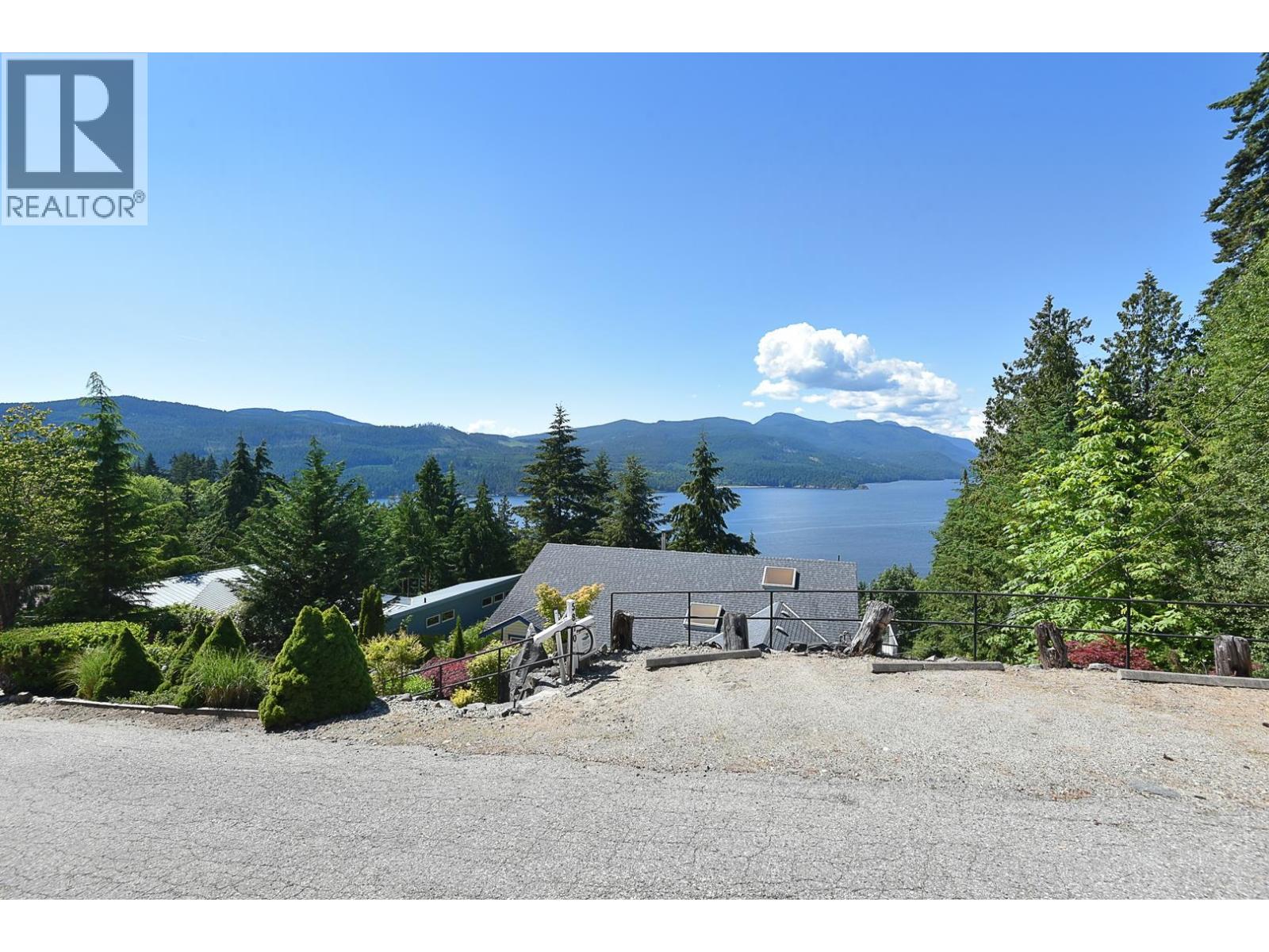 5870 Skookumchuk Road, Sechelt, British Columbia  V7Z 0P3 - Photo 40 - R3124632