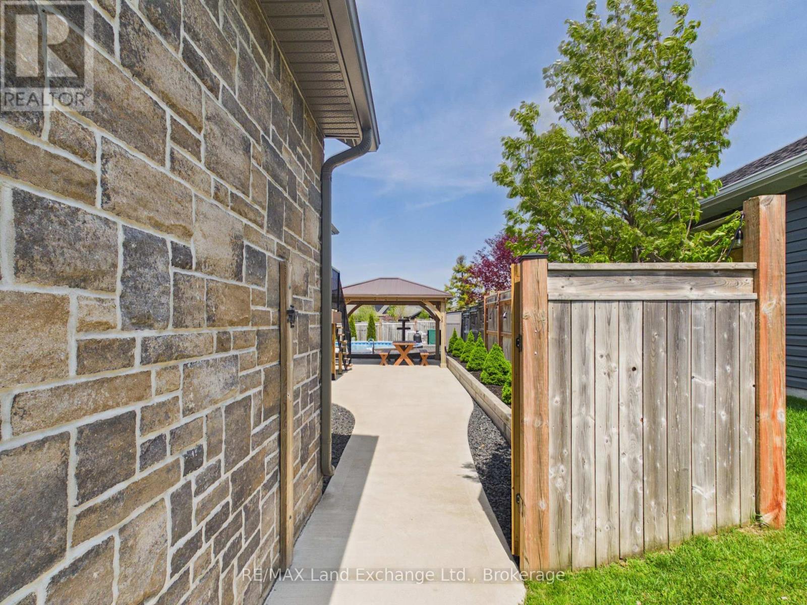 13 Lakefield Drive, Kincardine, Ontario  N2Z 0C9 - Photo 29 - X13141088