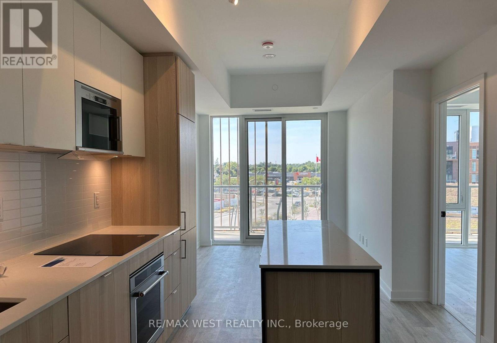 424 - 220 MISSINNIHE WAY, Mississauga, Ontario