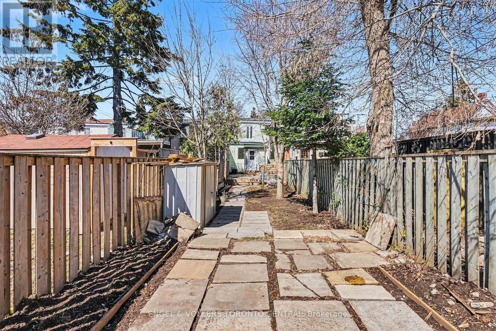 179 Coleman Avenue, Toronto, Ontario M4C 1P9 - Photo 25 - E12887976