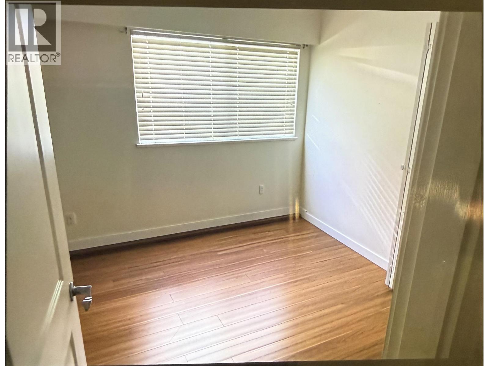 7489 19th Ave, Burnaby, British Columbia  V3N 1E5 - Photo 4 - R3104299